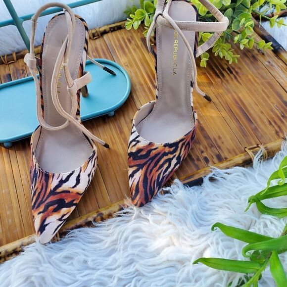 New Shoe Repulic LA Tiger Print Stiletto Heels - Picture 8 of 12